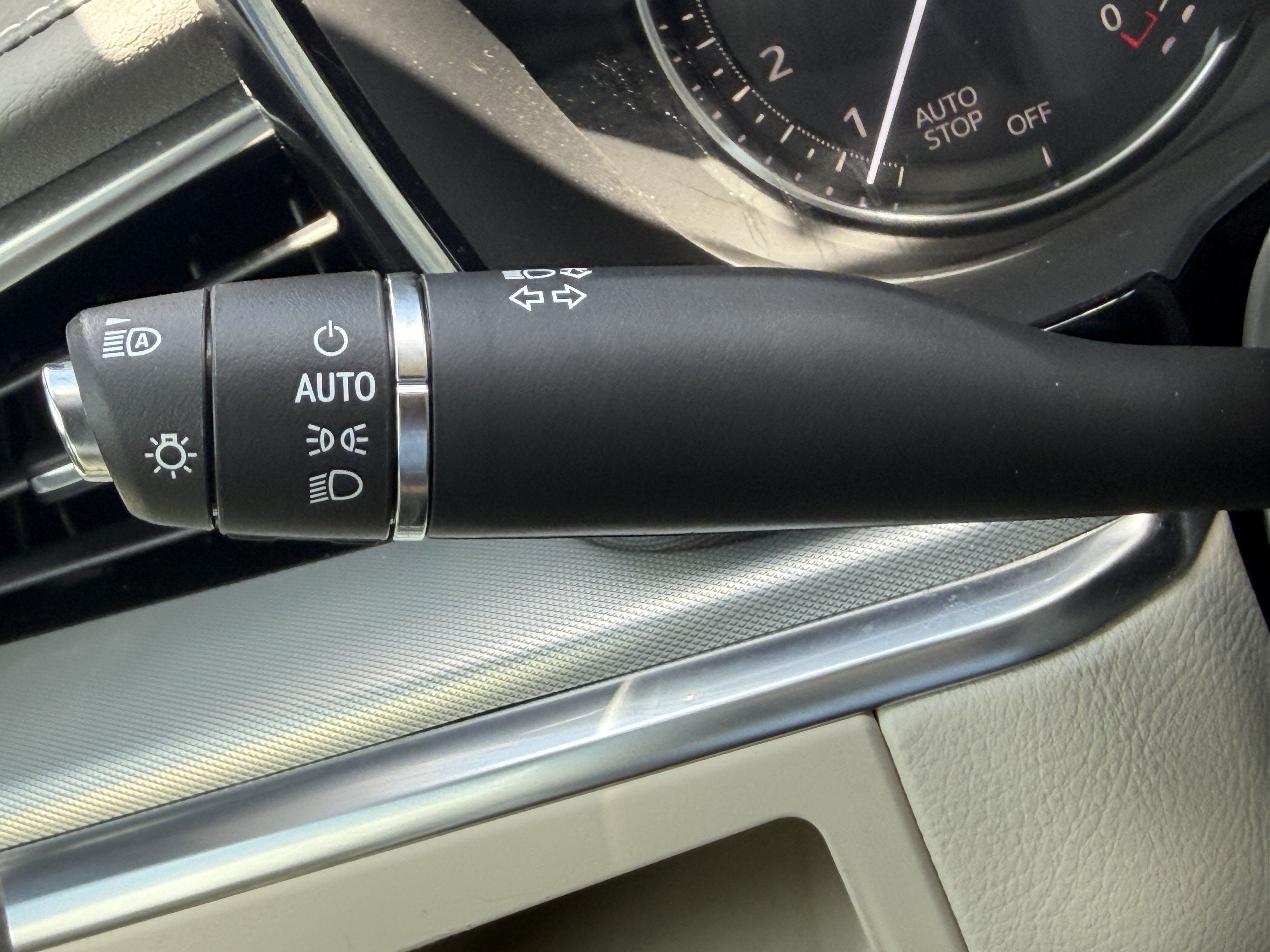 Certified 2023 Cadillac XT5 Premium Luxury FWD image 26