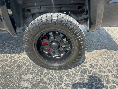 Used 2018 Chevrolet Silverado 1500 LTZ Z71 w/ LTZ Plus Package AWD/4WD image 18
