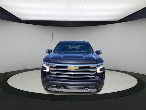 Used 2024 Chevrolet Silverado 1500 High Country image 3