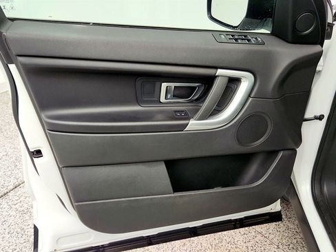 Used 2018 Land Rover Discovery Sport SE AWD/4WD image 10
