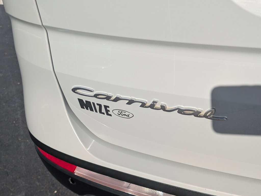 Used 2022 Kia Carnival SX FWD image 25