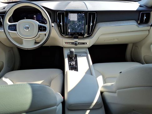 Certified 2023 Volvo XC60 B5 Plus image 12