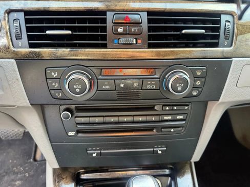 Used 2008 BMW 328i Convertible w/ Premium Pkg image 20