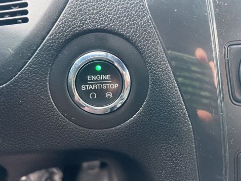 Used 2018 Ford Explorer XLT image 55