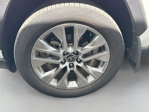 Used 2025 Toyota RAV4 XLE Premium FWD image 41