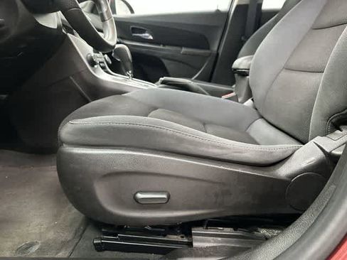 Used 2016 Chevrolet Cruze LT image 26