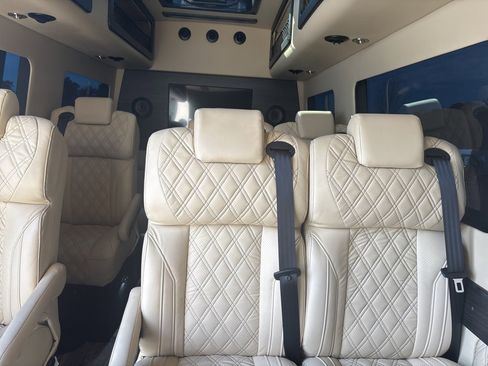 Used 2024 Mercedes-Benz Sprinter 3500 image 34