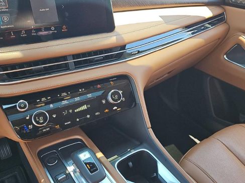 Certified 2025 INFINITI QX60 Sensory w/ Vision Package AWD/4WD image 14