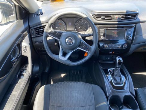 Used 2019 Nissan Rogue S FWD image 12
