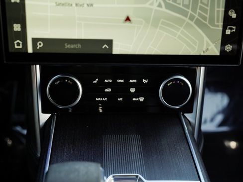 Used 2022 Land Rover Range Rover Long Wheelbase First Edition image 33