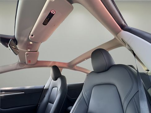 Used 2023 Tesla Model 3 Standard Range RWD image 15