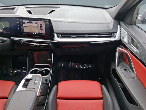 Used 2025 BMW X2 xDrive28i w/ Premium Package image 27