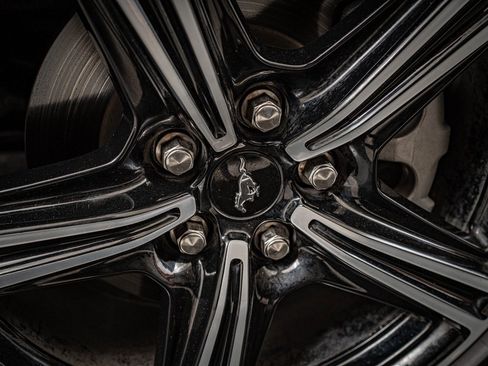 Used 2025 Ford Mustang Premium image 9