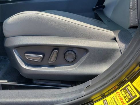 Used 2025 Toyota Camry SE FWD image 16