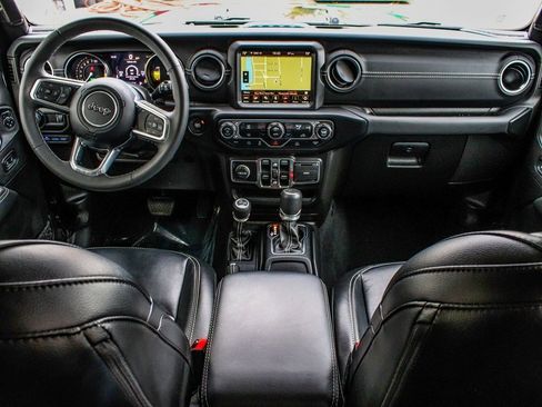 Used 2023 Jeep Wrangler Unlimited Sahara image 37