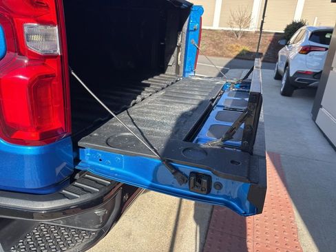 Used 2022 Chevrolet Silverado 1500 ZR2 w/ Technology Package image 55