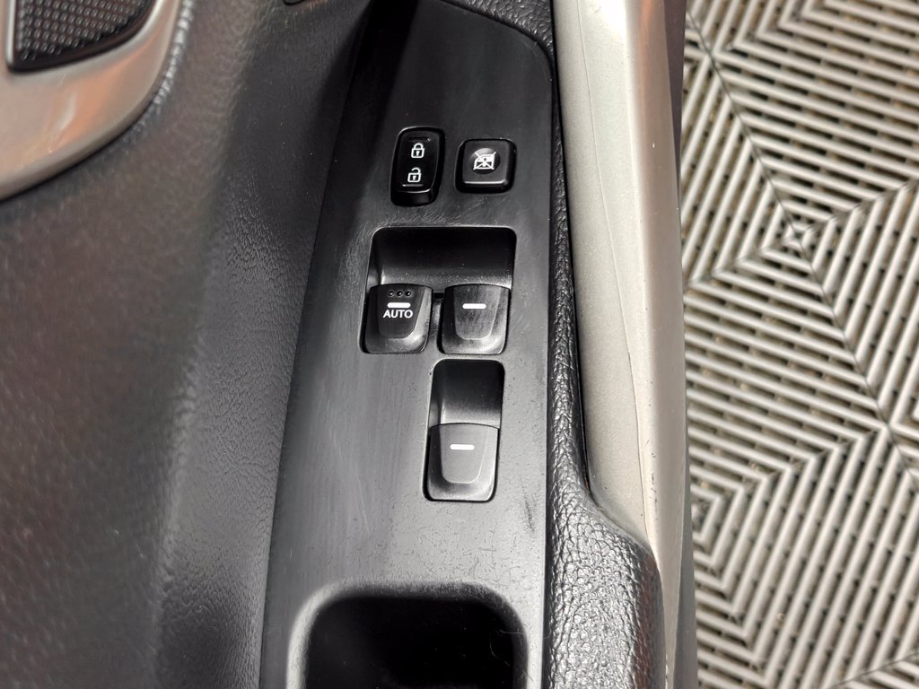 Used 2016 Hyundai Veloster w/ Option Group 02 FWD image 36