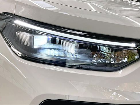 New 2026 Volkswagen Tiguan SE R-Line AWD/4WD image 33