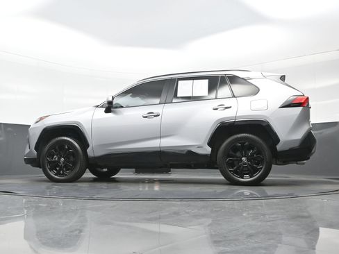 Used 2024 Toyota RAV4 SE AWD/4WD image 29
