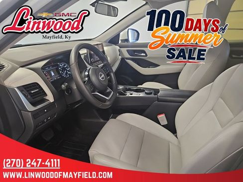 Used 2023 Nissan Rogue SV w/ SV Premium B Package AWD/4WD image 12