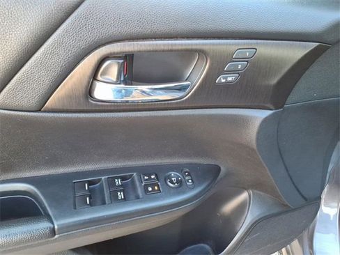 Used 2015 Honda Accord EX-L image 8