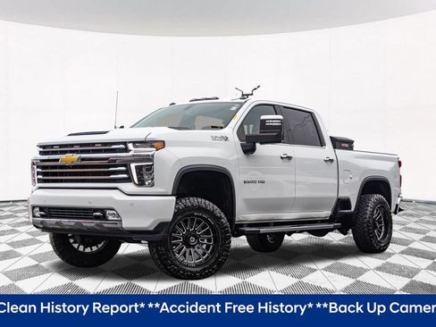 Used 2023 Chevrolet Silverado 2500 High Country AWD/4WD image 2