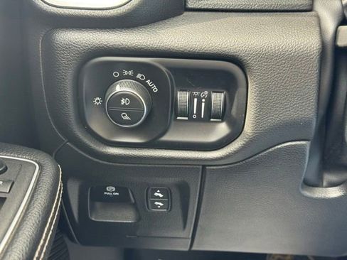 Used 2023 RAM 1500 Laramie AWD/4WD image 36