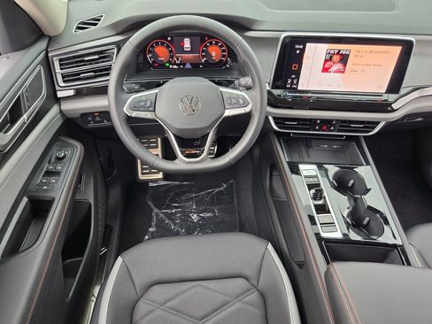New 2026 Volkswagen Atlas Peak Edition AWD/4WD image 8