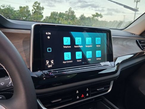 New 2026 Volkswagen Atlas SE FWD image 9