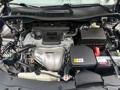 Used 2017 Toyota Camry SE image 30