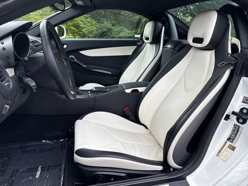 Used 2010 Mercedes-Benz SLK 300 image 9