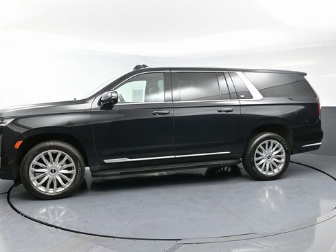 Used 2023 Cadillac Escalade ESV Premium Luxury image 6