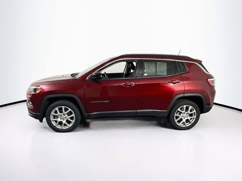 Used 2022 Jeep Compass Latitude AWD/4WD image 8