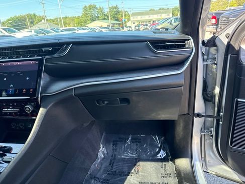 Certified 2021 Jeep Grand Cherokee L Overland w/ Luxury Tech Group IV AWD/4WD image 33