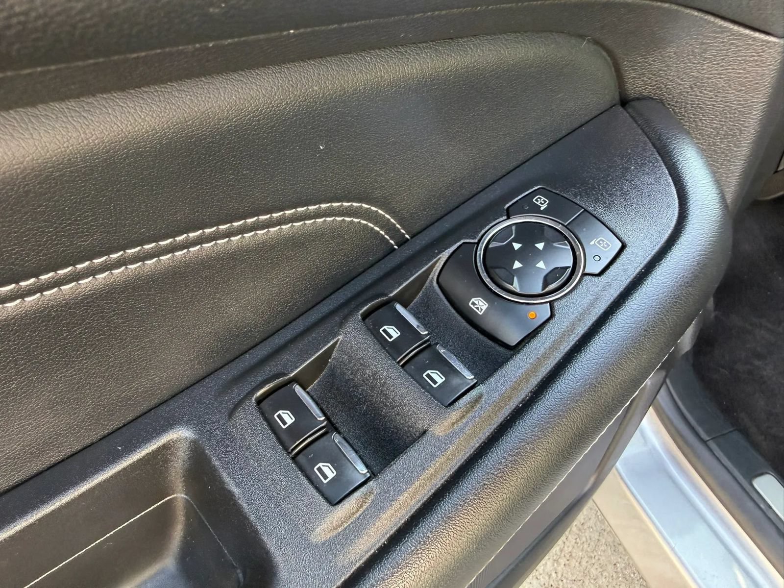 Used 2021 Ford Edge Titanium AWD/4WD image 22
