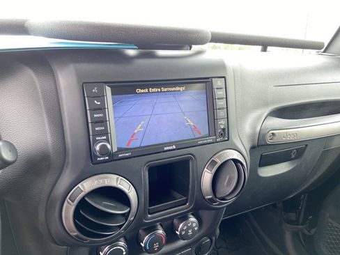 Used 2018 Jeep Wrangler Unlimited Sport AWD/4WD image 41