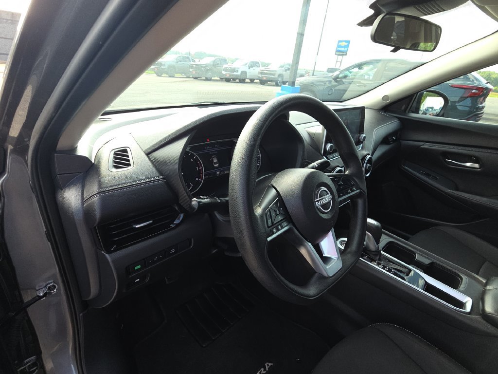 Used 2024 Nissan Sentra SV FWD image 14
