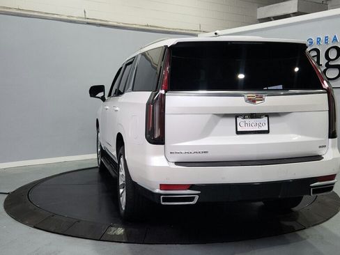 Used 2023 Cadillac Escalade Luxury AWD/4WD image 10