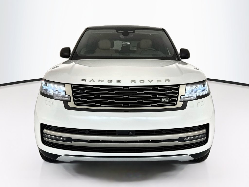 Used 2025 Land Rover Range Rover Long Wheelbase SE AWD/4WD image 2