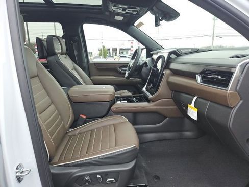 New 2026 GMC Yukon Denali Ultimate AWD/4WD image 26