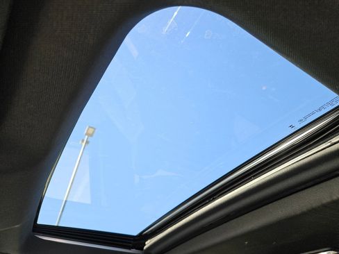 Used 2025 Chevrolet Silverado 3500 High Country w/ Technology Package image 16