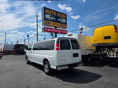 Used 2018 Chevrolet Express 3500 LT w/ LT Preferred Equipment Group RWD image 2