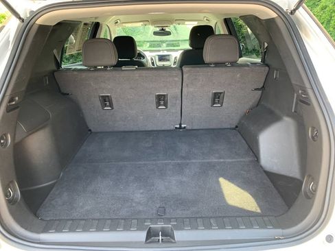 Used 2021 Chevrolet Equinox LT FWD image 18
