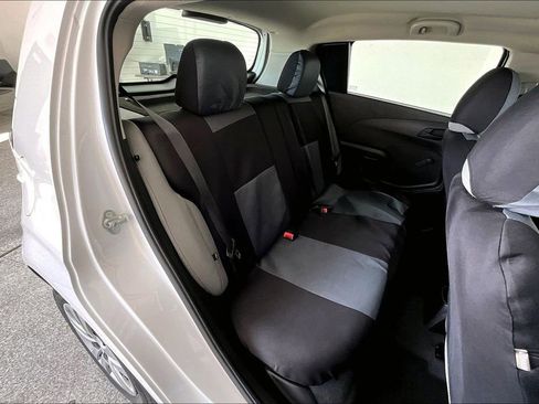 Used 2020 Chevrolet Sonic LT image 35