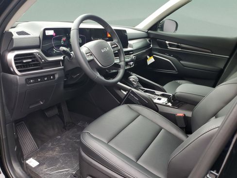 New 2025 Kia Telluride S image 13