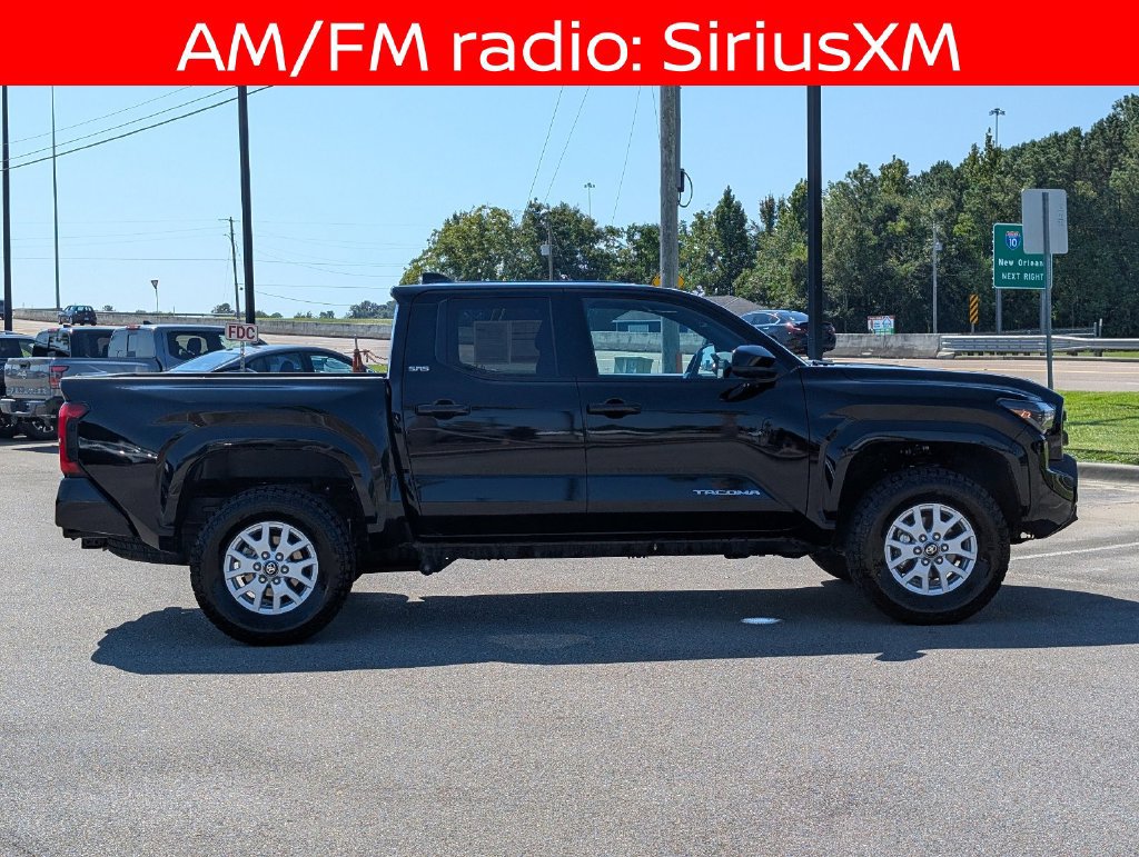 Used 2025 Toyota Tacoma SR5 AWD/4WD image 10