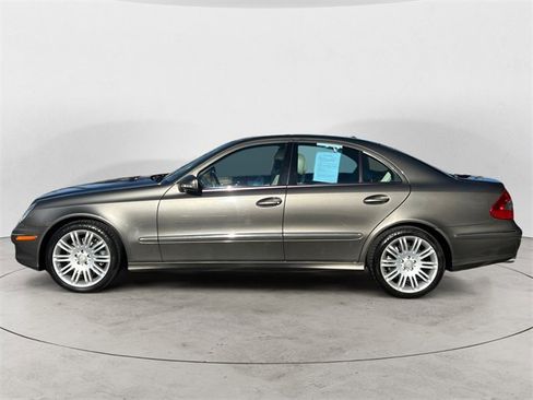 Used 2008 Mercedes-Benz E 350 4MATIC Sedan image 2