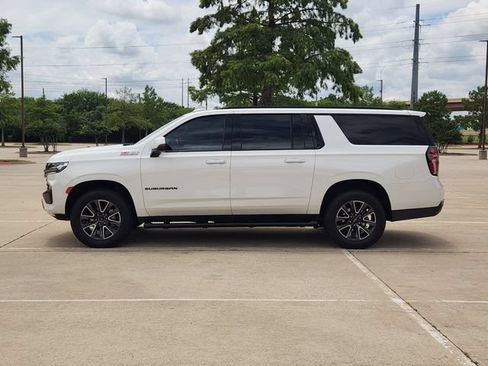 Used 2022 Chevrolet Suburban Z71 w/ Luxury Package AWD/4WD image 5