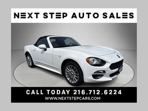 Used 2017 FIAT 124 Spider Classica RWD image 1