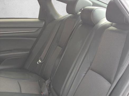 Used 2018 Honda Accord Sport image 17